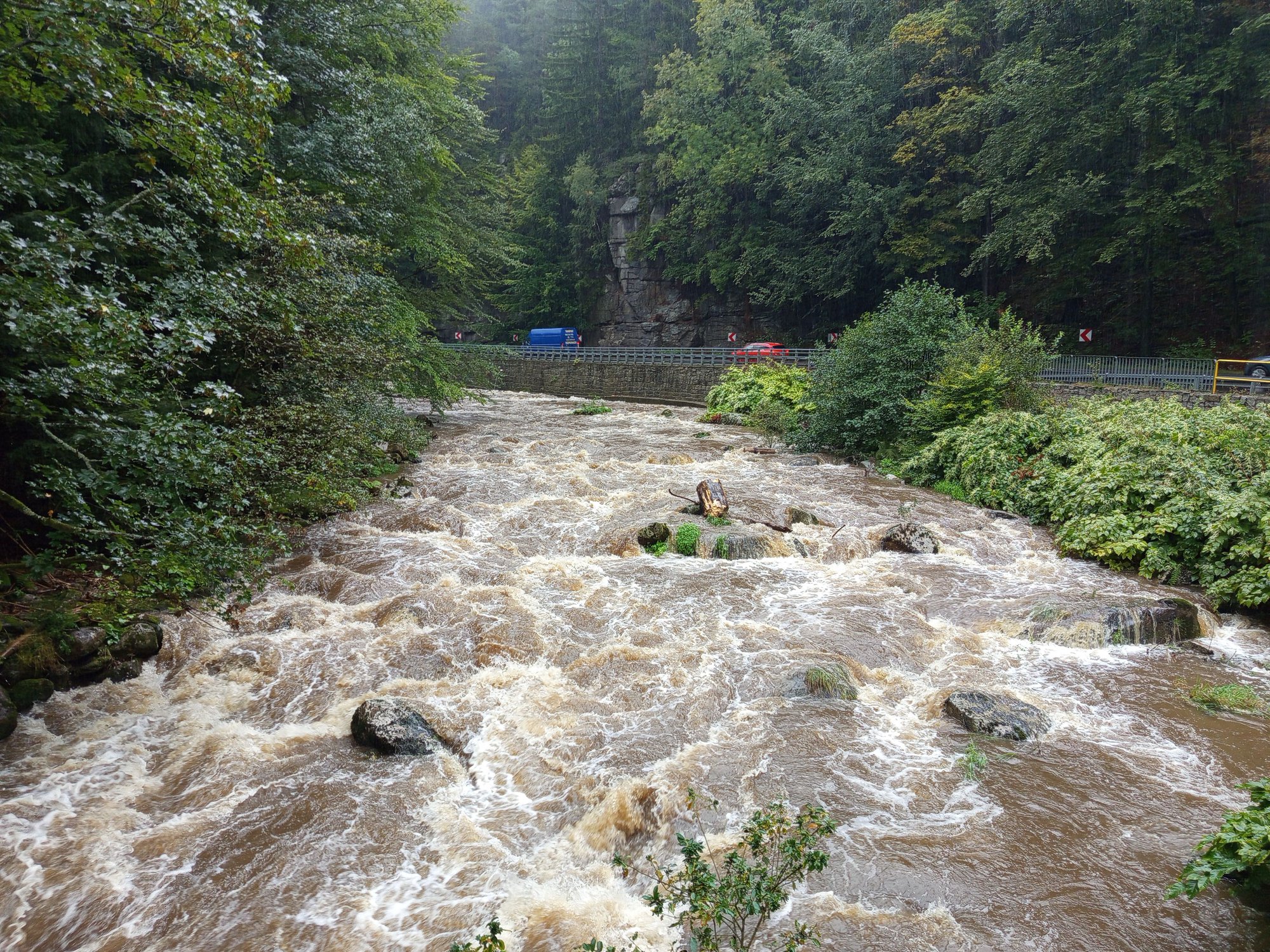 wzburzona-kamienna-w-szklarskiej-porebie-127229