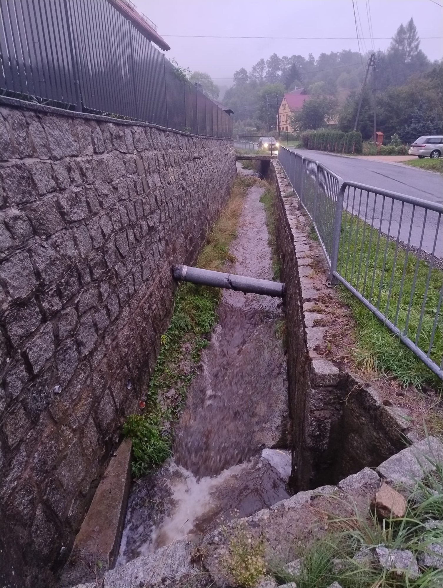 pogotowie-przeciwpowodziowe-w-janowicach-wielkich-127231