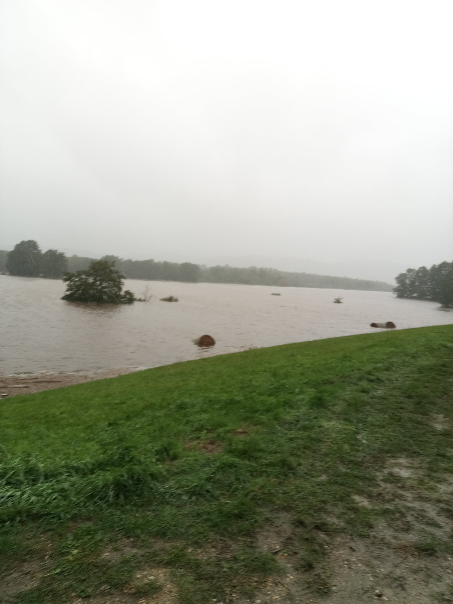 wszedzie-przekroczone-stany-alarmowe-127326