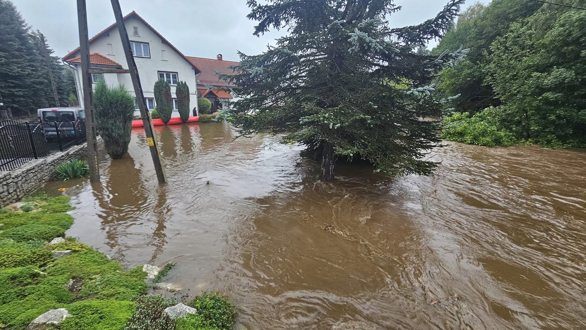 woda-zalewa-gmine-mysakowice-127335