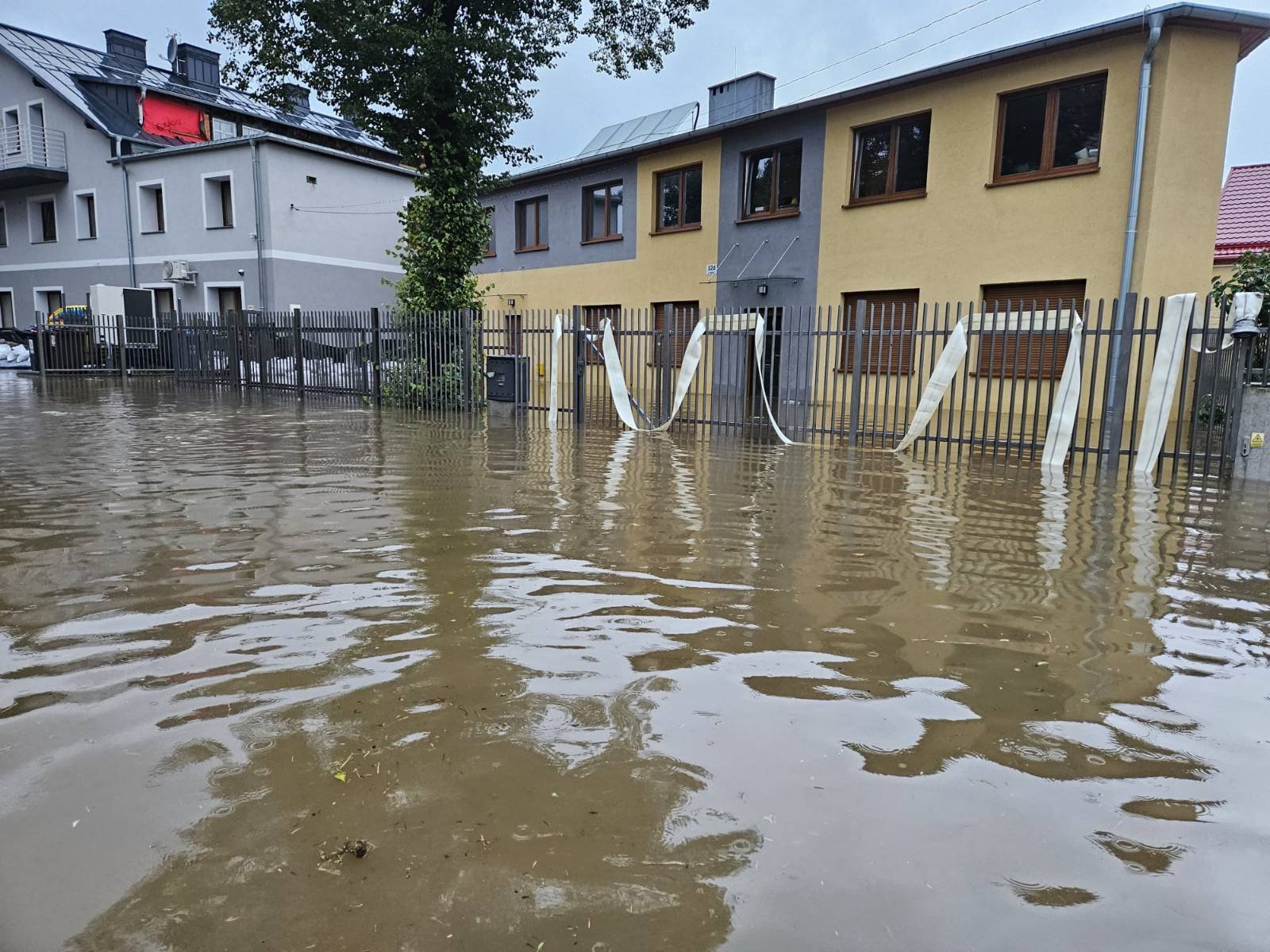 dramat-wiejska-juz-pywa-127338