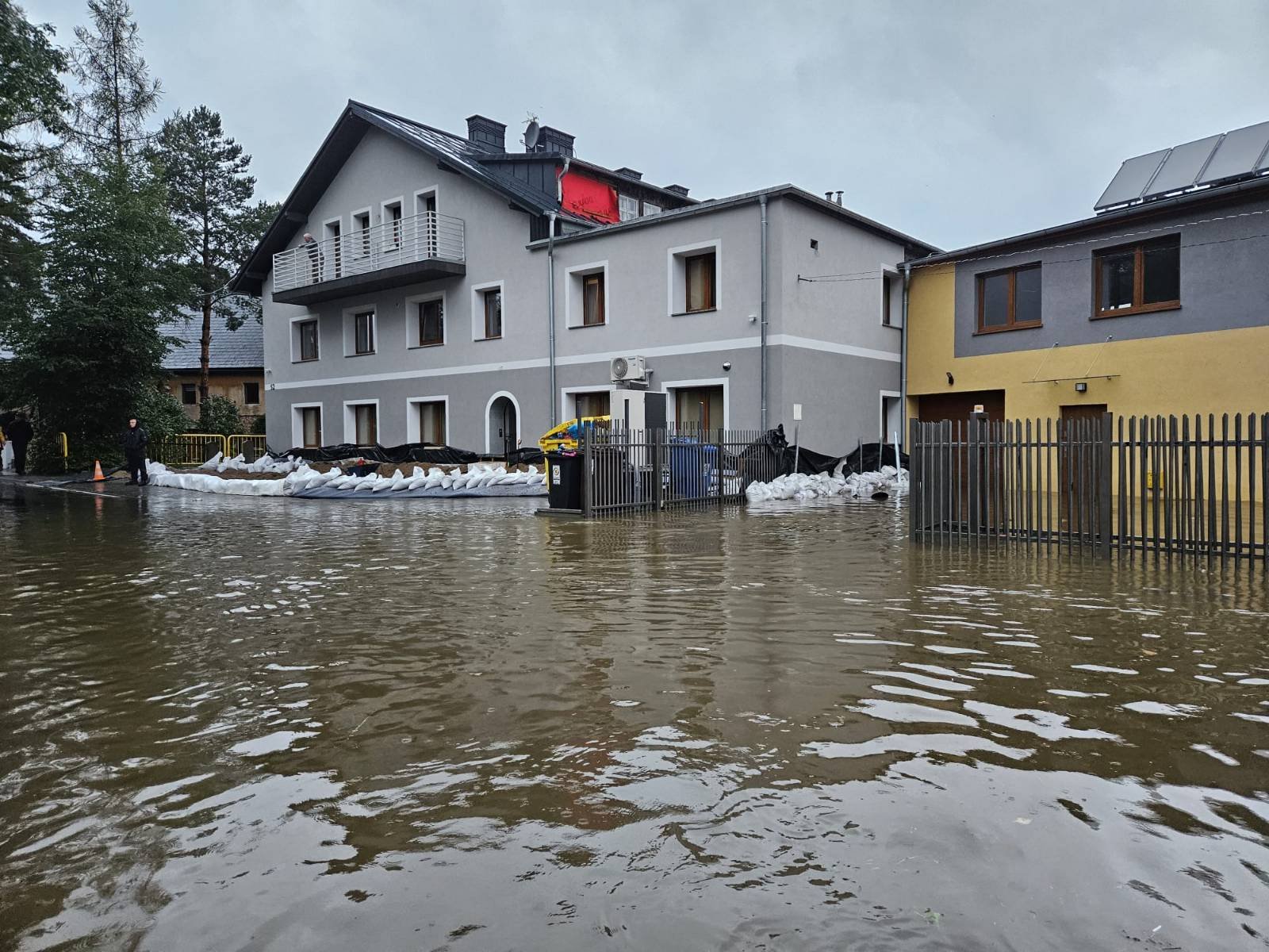 dramat-wiejska-juz-pywa-127338