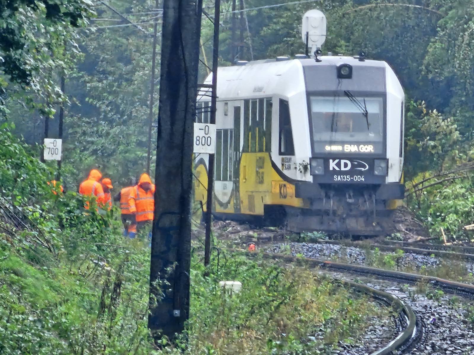 wstrzymany-ruch-pociagow-127391