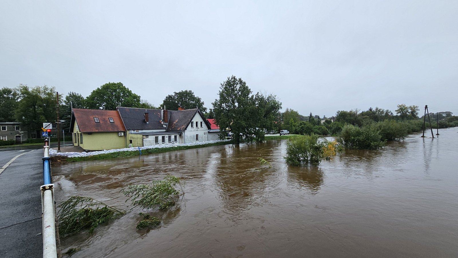 zapora-uratowaa-cieplice-127450