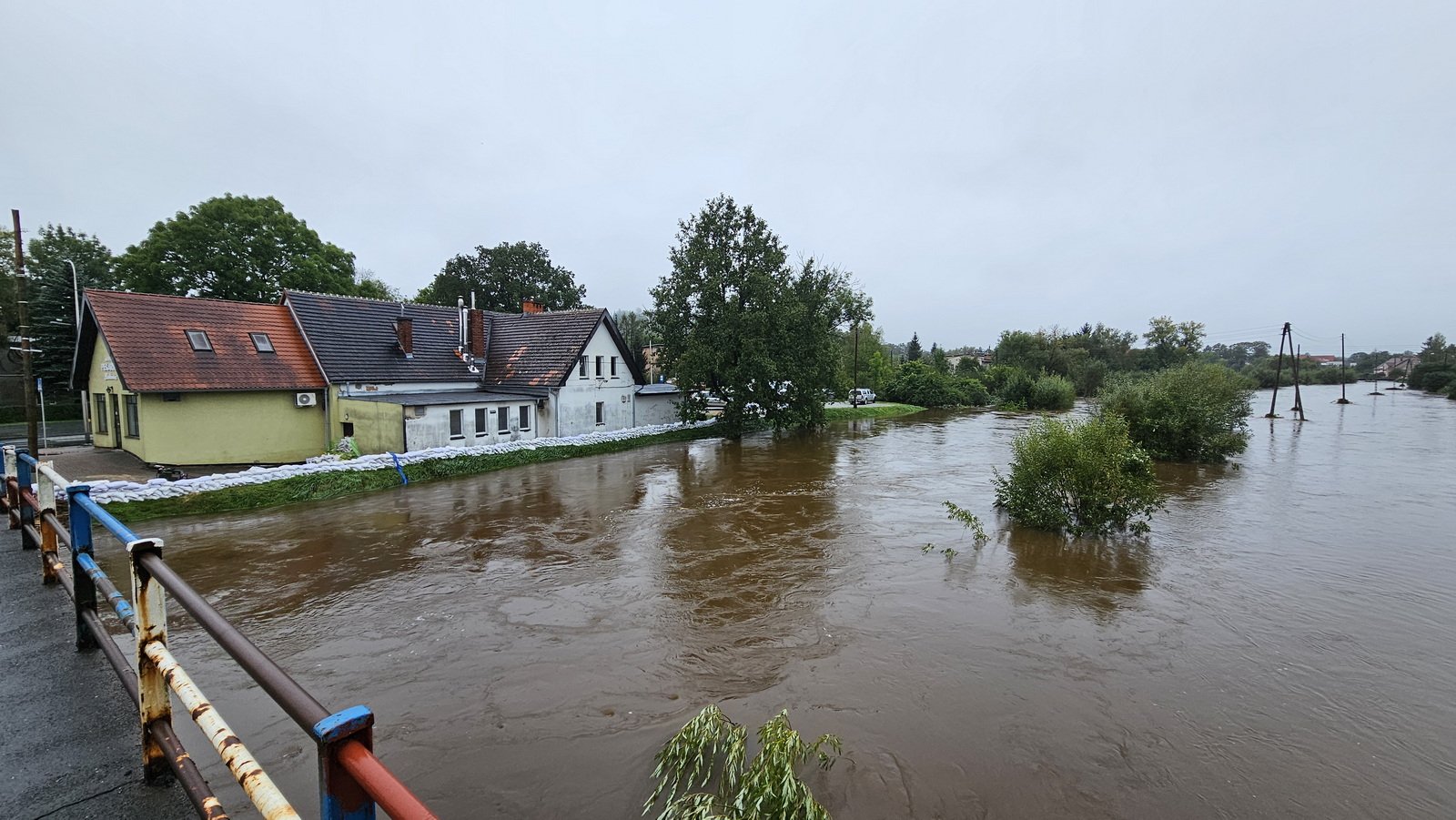 zapora-uratowaa-cieplice-127450
