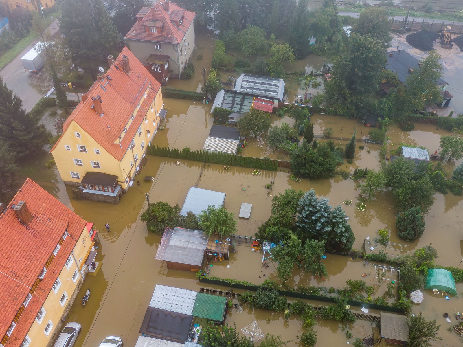 dzieci-sie-jeszcze-dugo-nie-pobawia-cieplice-z-drona-127458