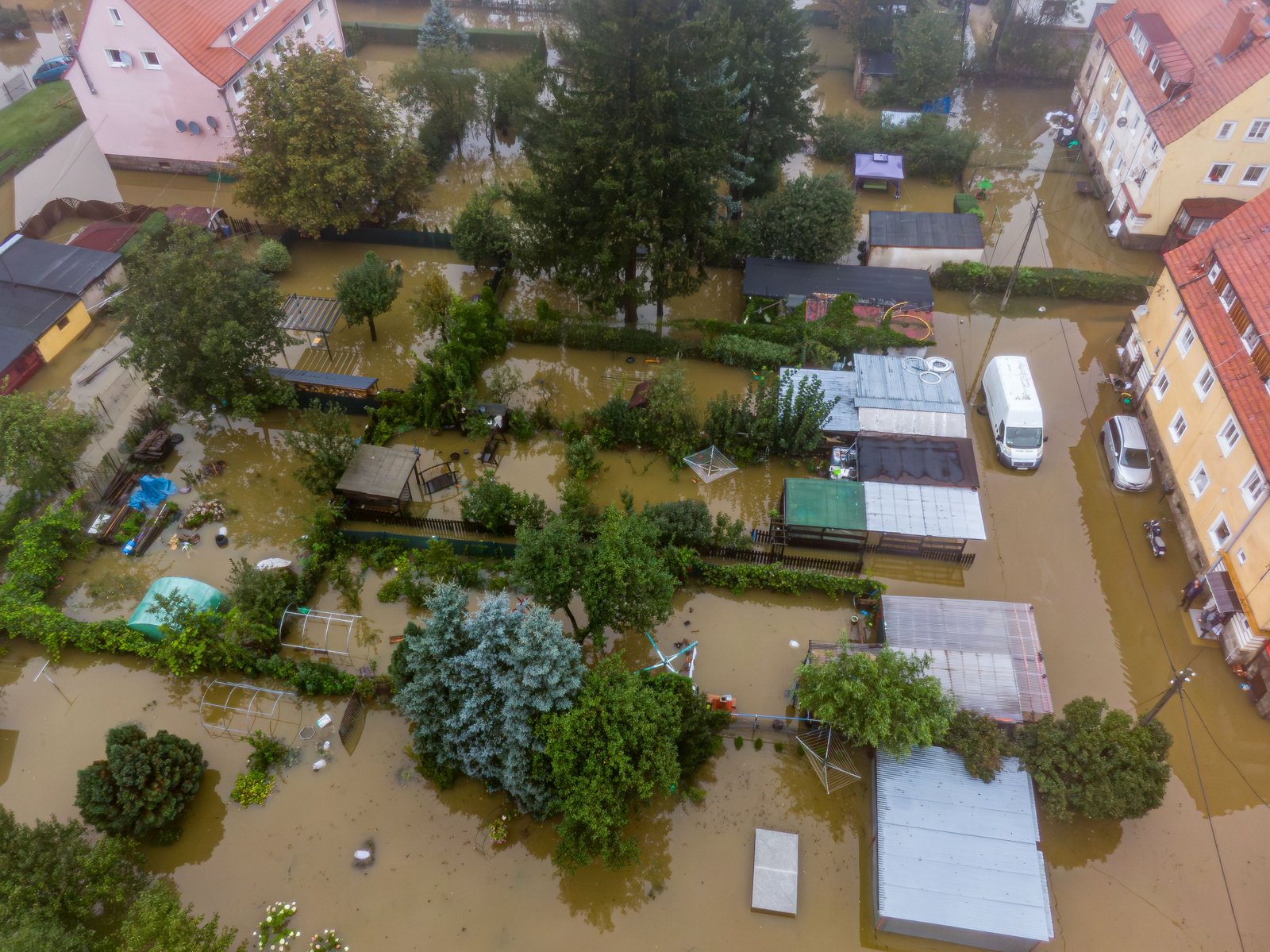 dzieci-sie-jeszcze-dugo-nie-pobawia-cieplice-z-drona-127458