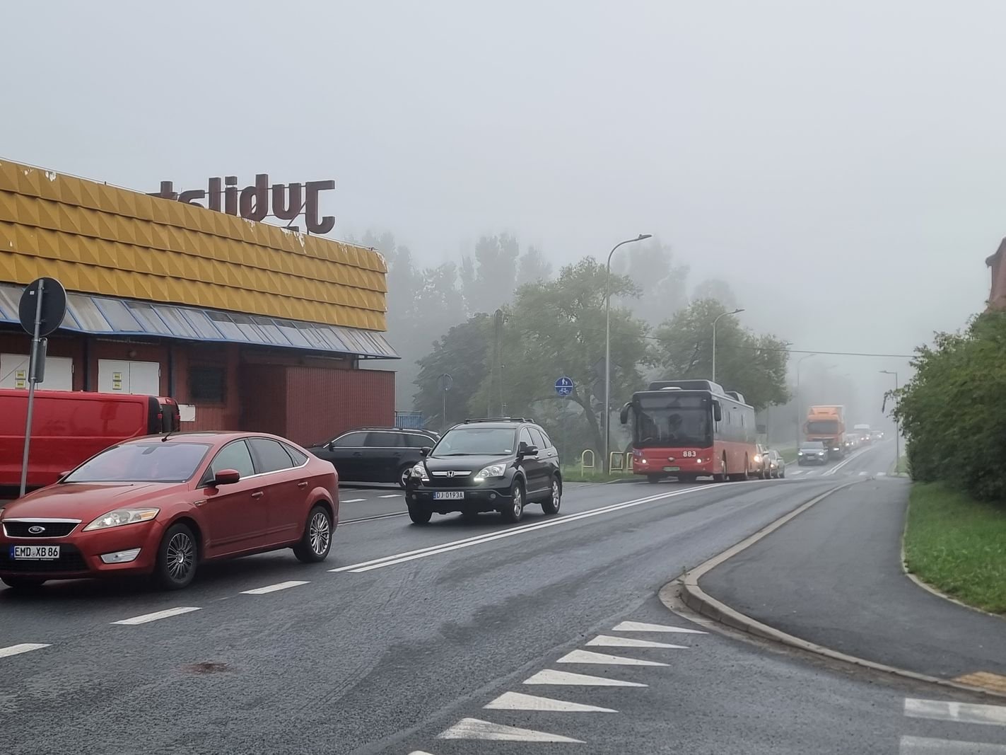 drogowy-koszmar-na-rozyckiego-i-oginskiego-127484