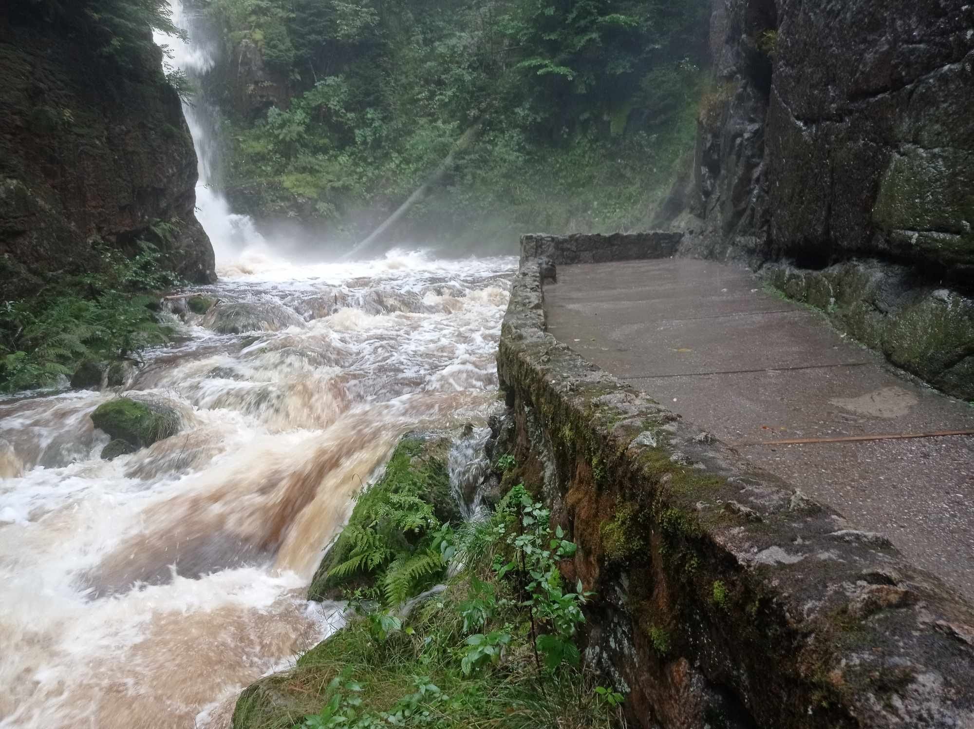 szlaki-w-karkonoszach-nadal-dla-turystow-127491