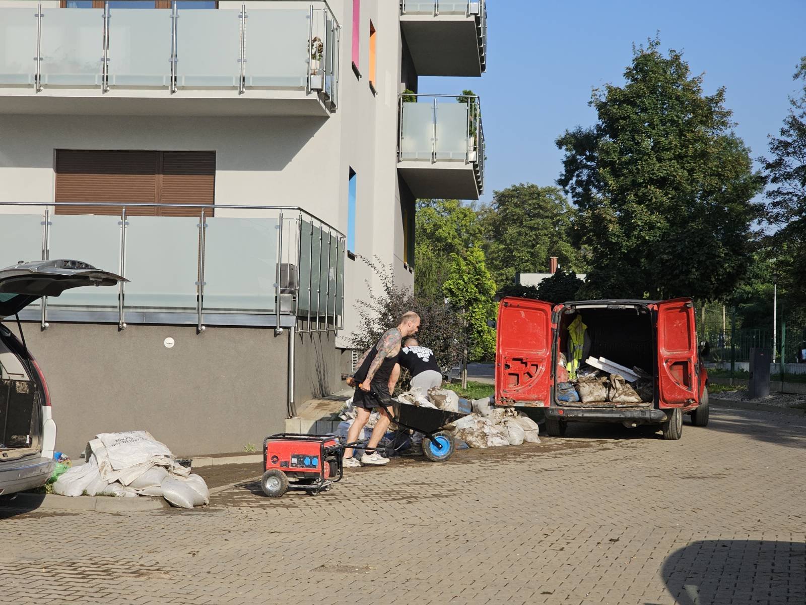 wielkie-sprzatanie-po-wielkiej-wodzie-127498