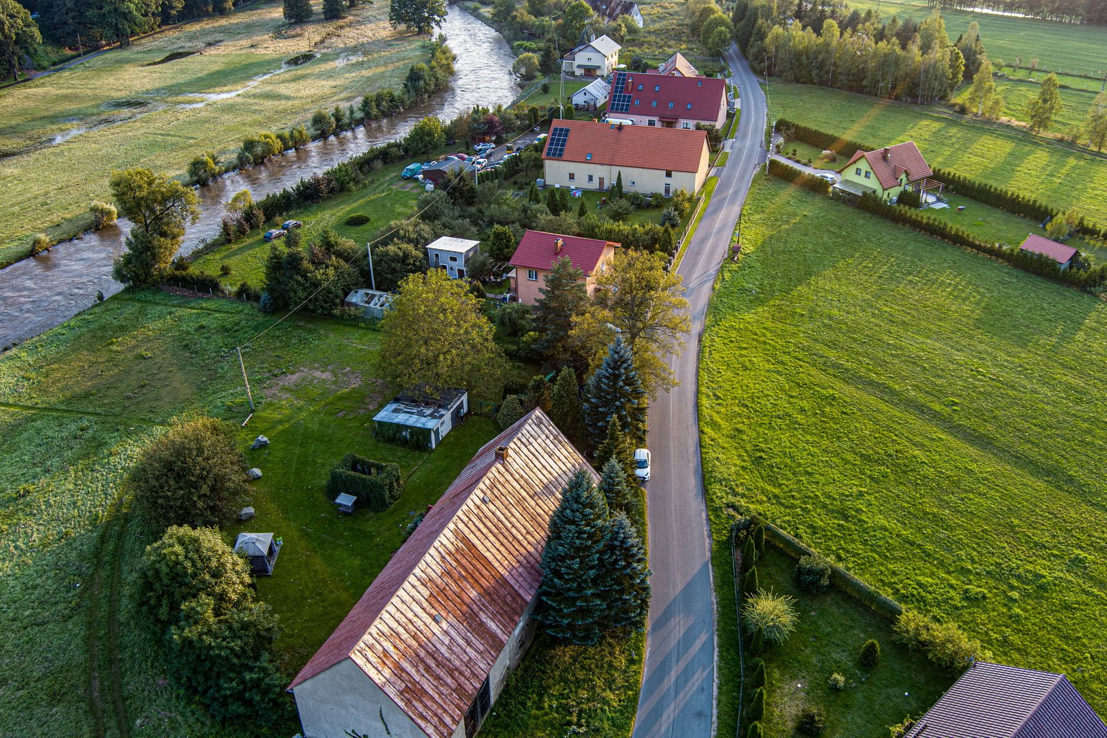 wojanow-woda-zalaa-po-wsi-127527