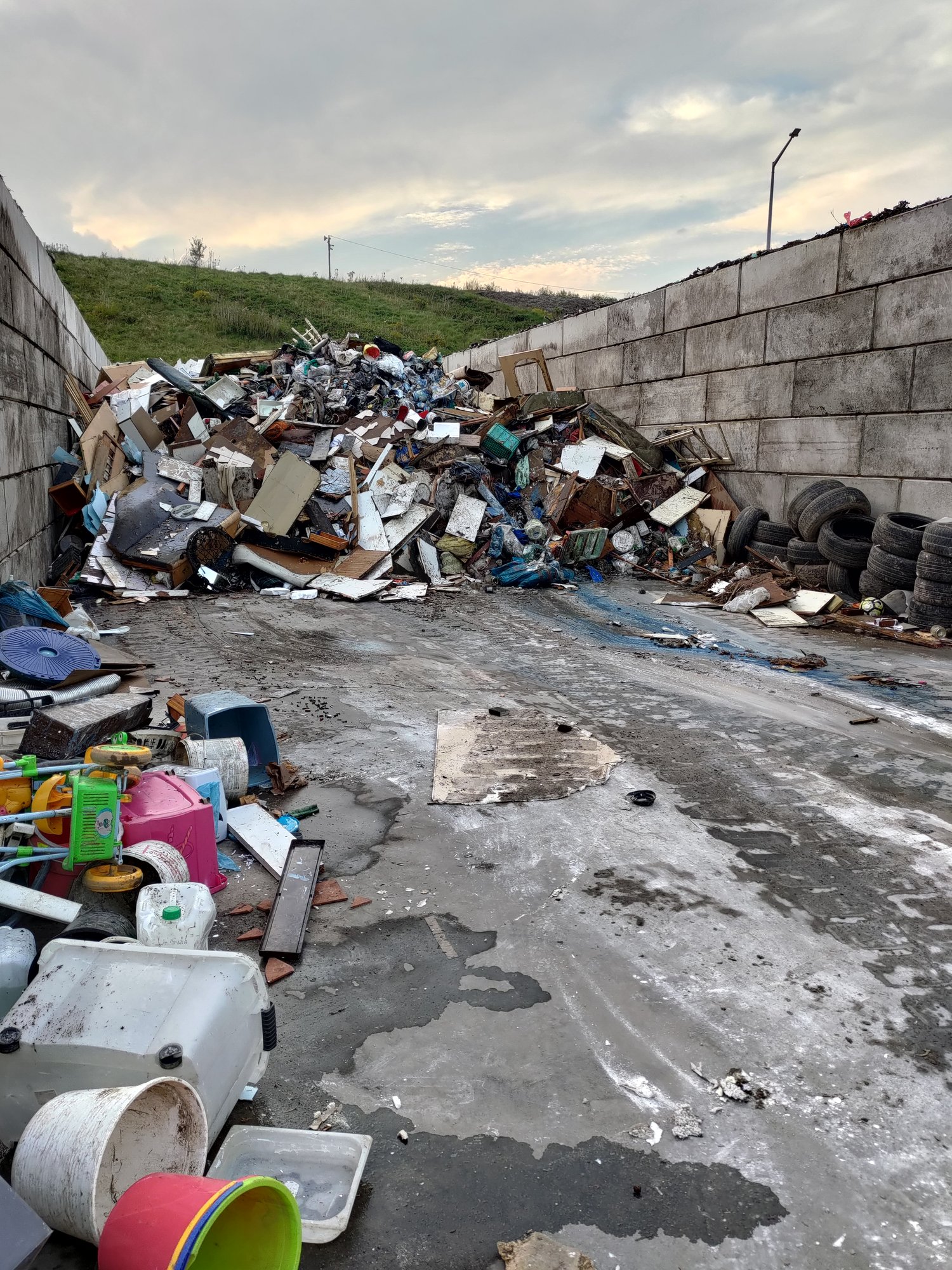 powodz-w-karkonoskim-centrum-gospodarowania-odpadami-127562