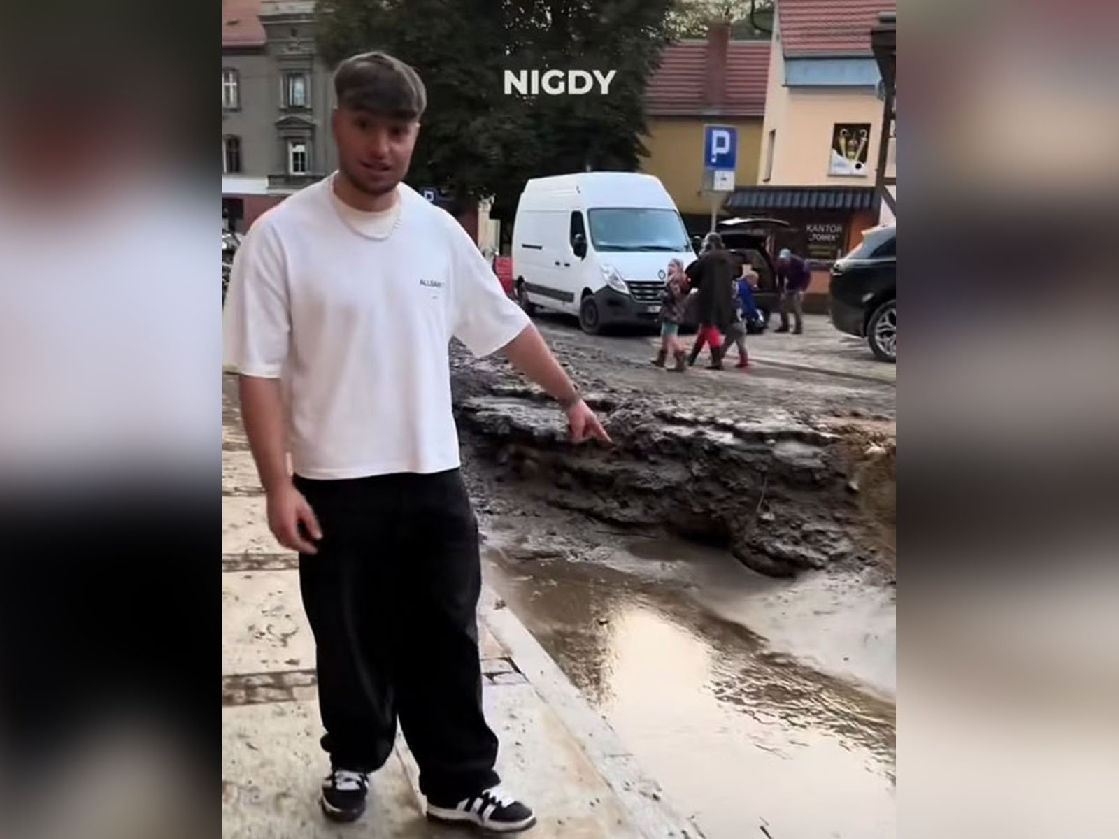 kolejny-tiktoker-nagrywa-po-powodzi-127571