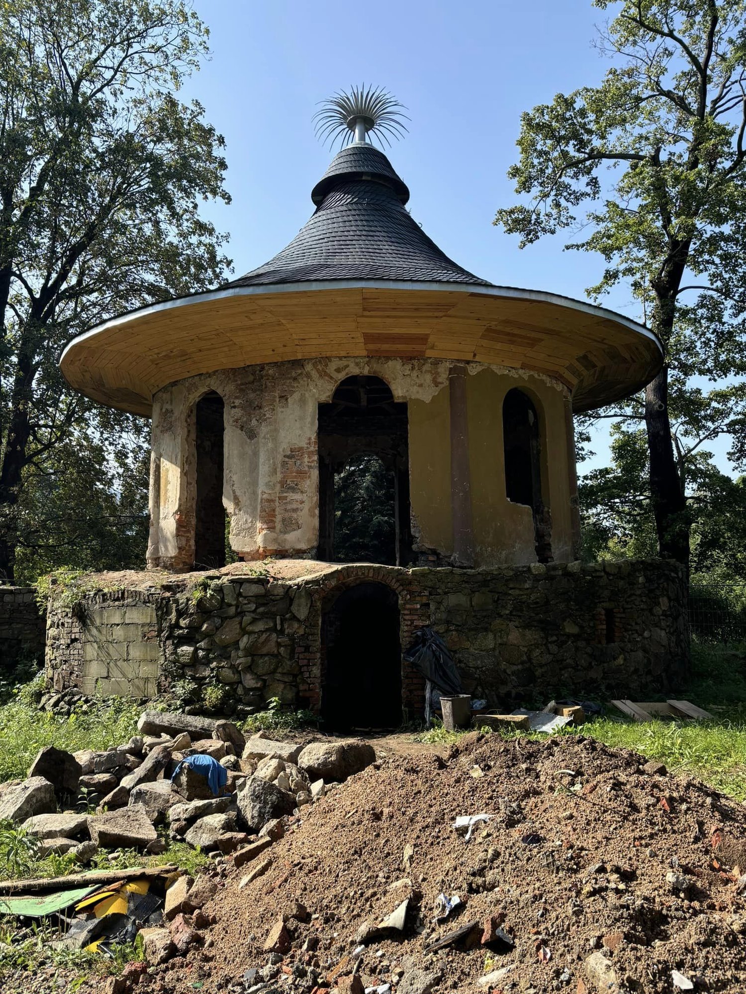 herbaciarnia-coraz-blizsza-odbudowy-127677