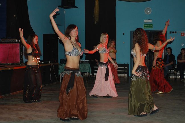 swiateczny-taniec-brzucha-w-muflonie-12772