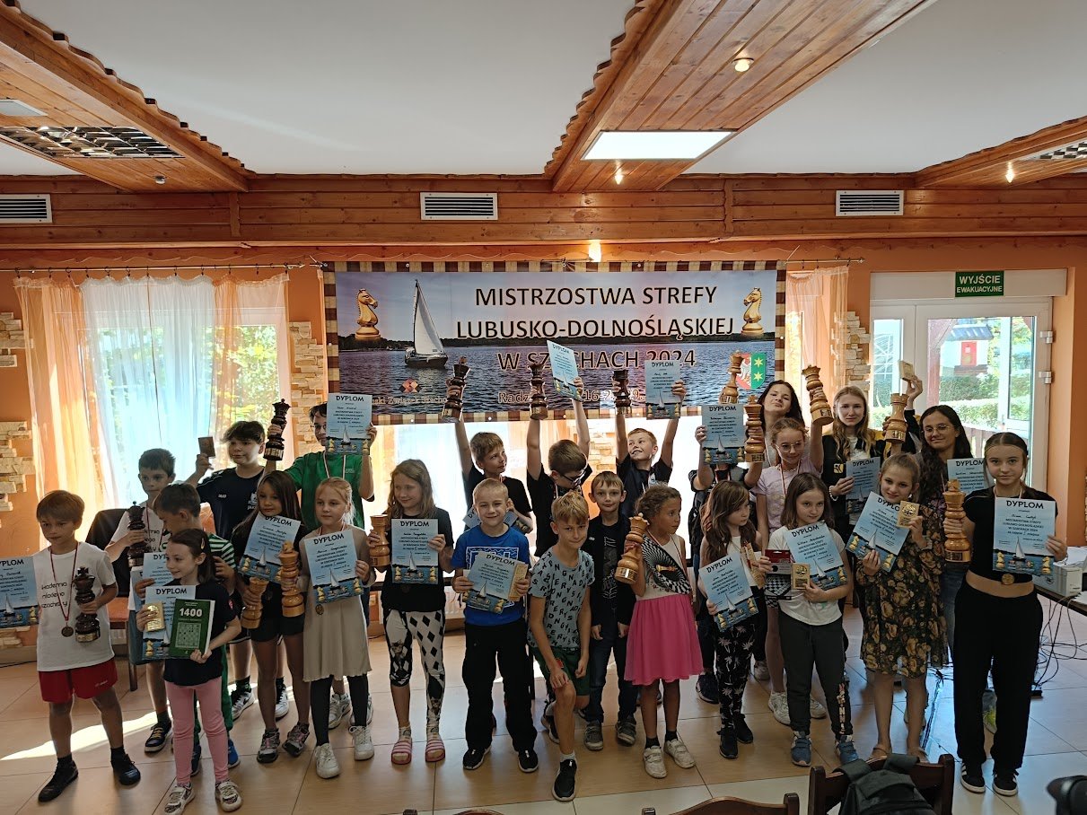 modzi-jeleniogorzanie-na-podium-w-sawie-127741