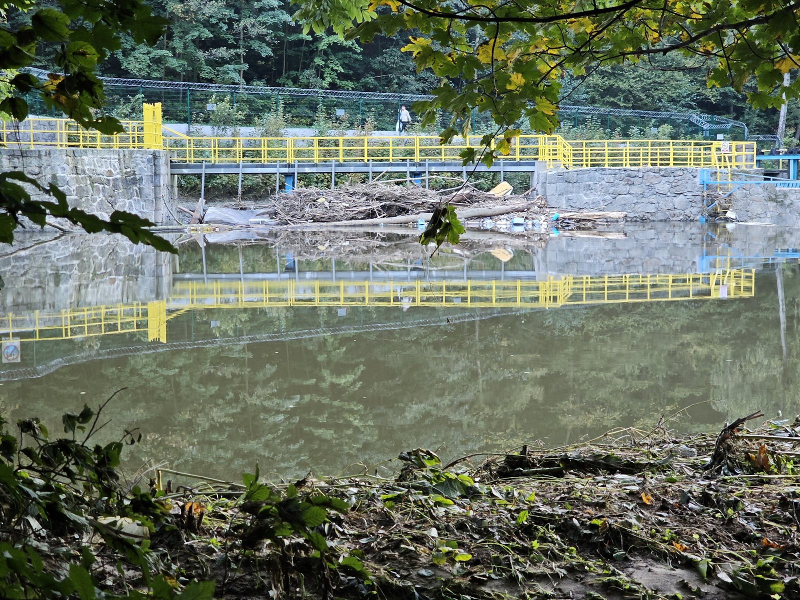 katastrofa-w-dolinie-bobru-powodz-zniszczya-dobytek-i-krajobraz-127804