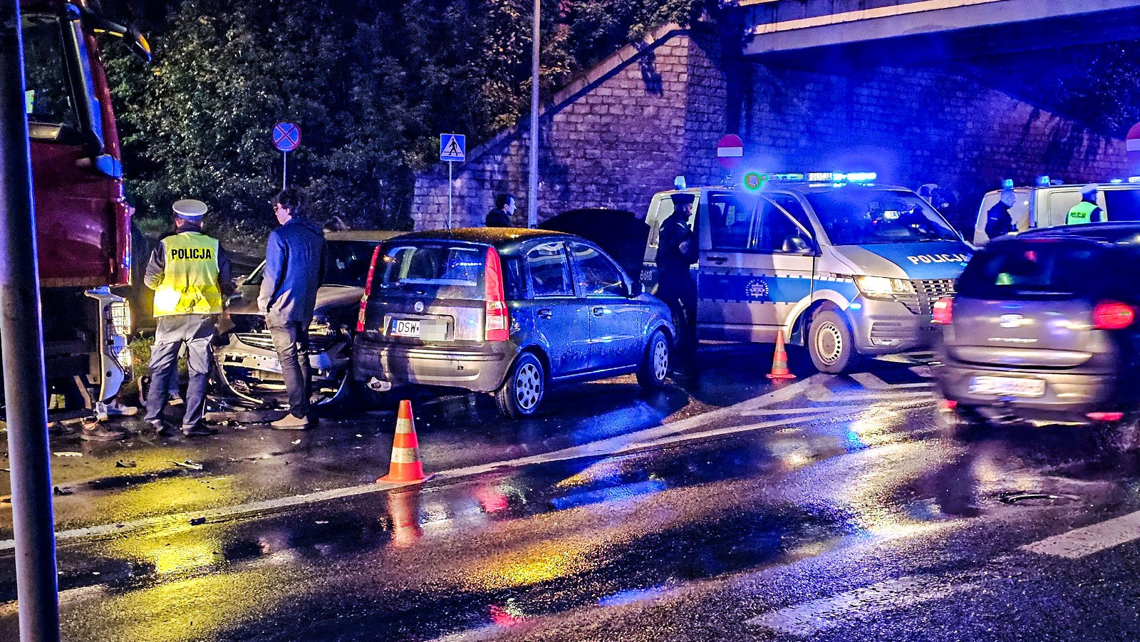 wypadek-na-sobieskiego-pijany-sprawca-wioz-dwojke-maych-dzieci-127836