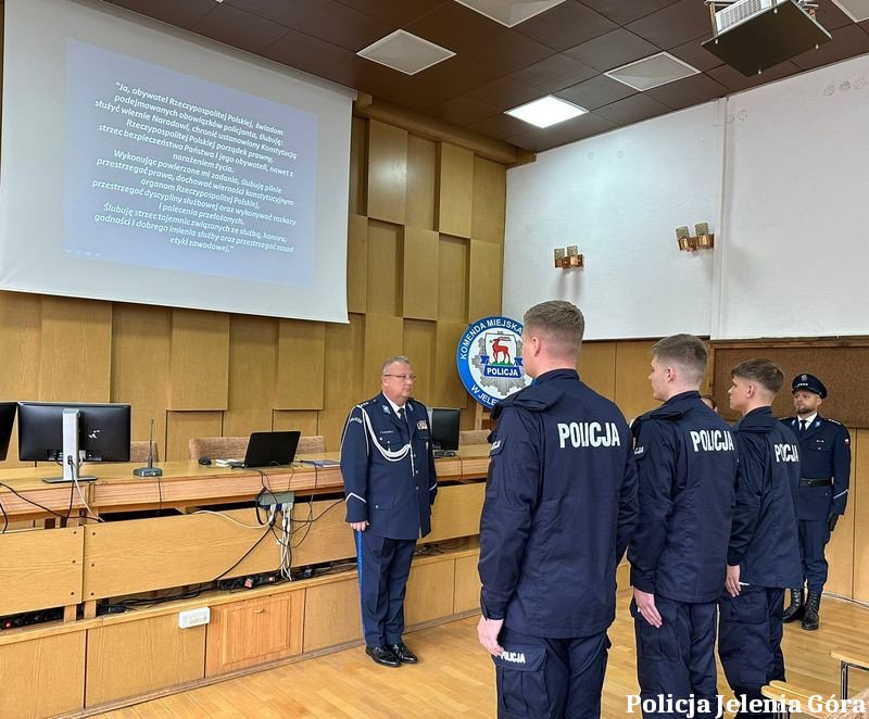 mamy-3-nowych-policjantow-w-jeleniej-gorze-127867