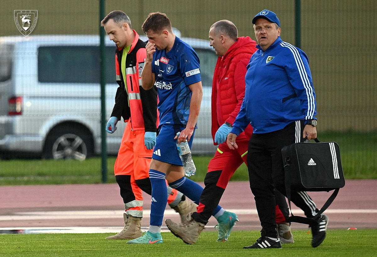 okupi-mecz-urazem-twarzy-127871
