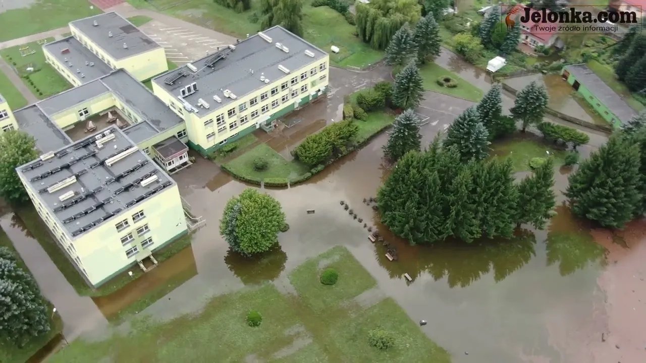 zbieraja-pieniadze-dla-szkoy-127907