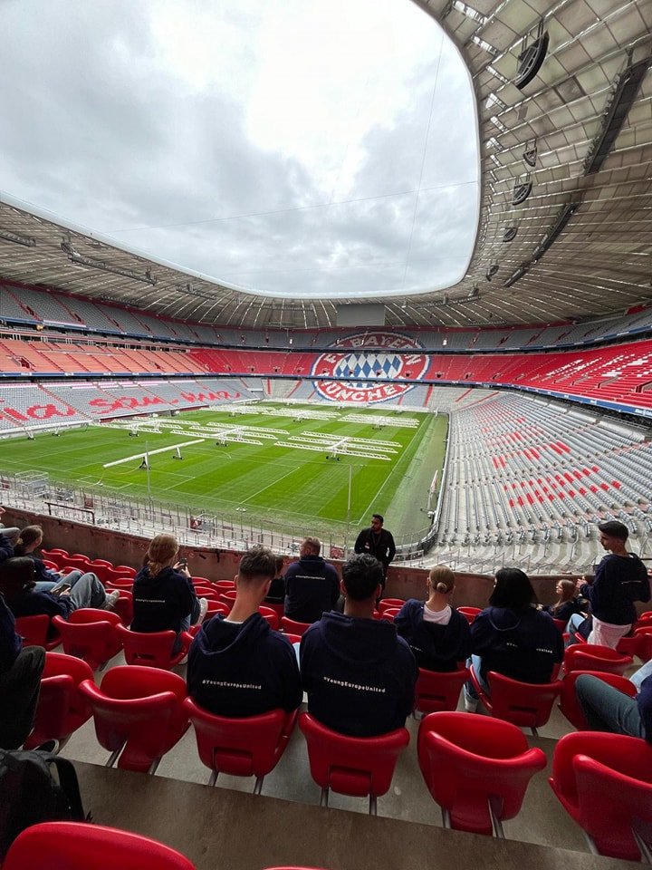 zwiedzali-allianz-arene-127935