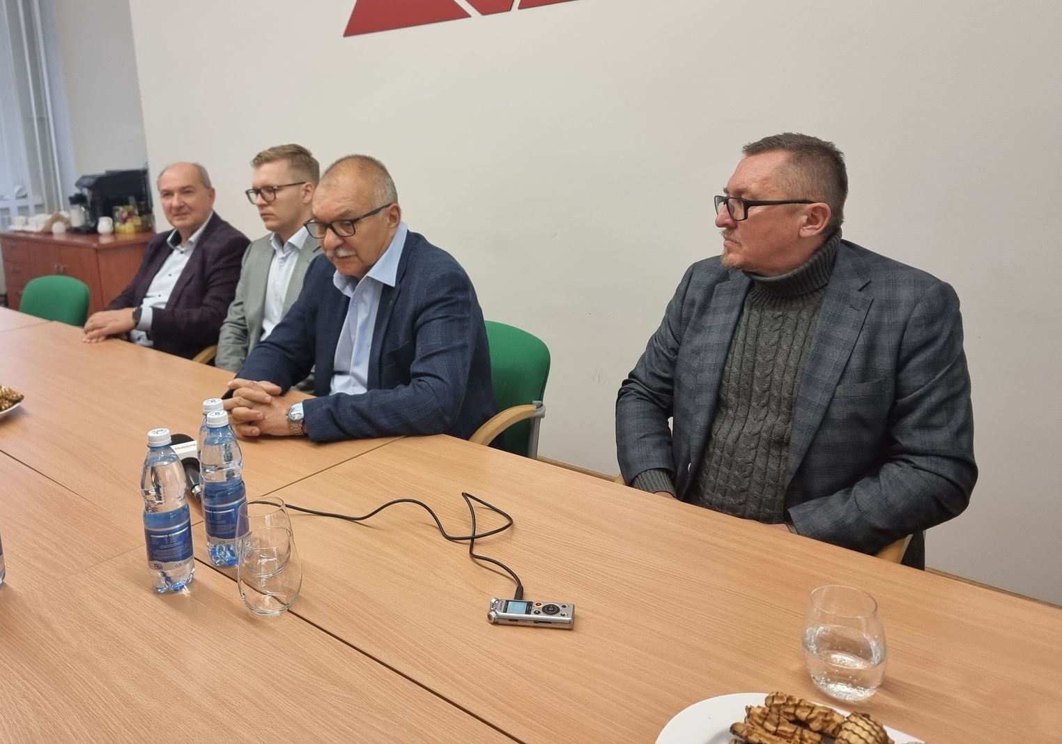 karr-rozdzieli-pomoc-dla-powodzian-127956