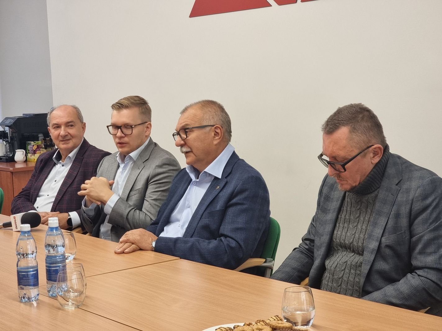 karr-rozdzieli-pomoc-dla-powodzian-127956