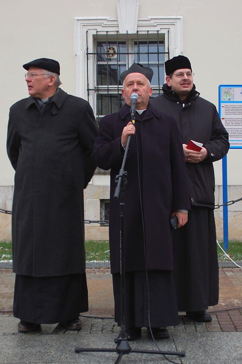 wszyscy-rowni-przy-opatku-12796
