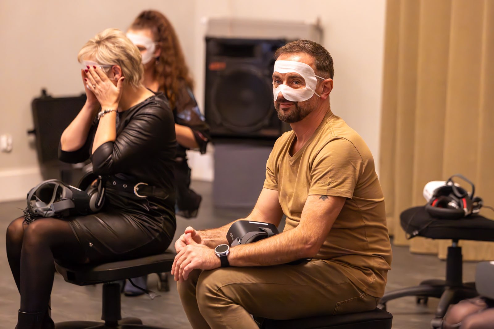 nowoczesnosc-w-teatrze-widzowie-dostali-okulary-vr-128029
