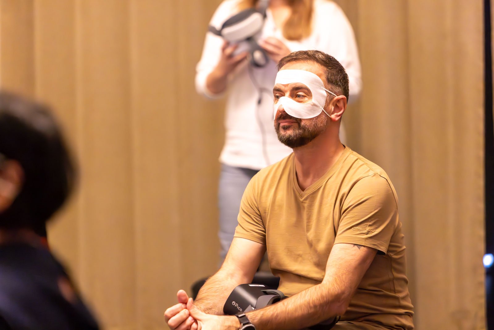 nowoczesnosc-w-teatrze-widzowie-dostali-okulary-vr-128029