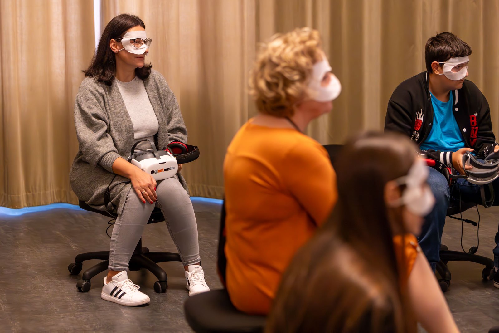 nowoczesnosc-w-teatrze-widzowie-dostali-okulary-vr-128029