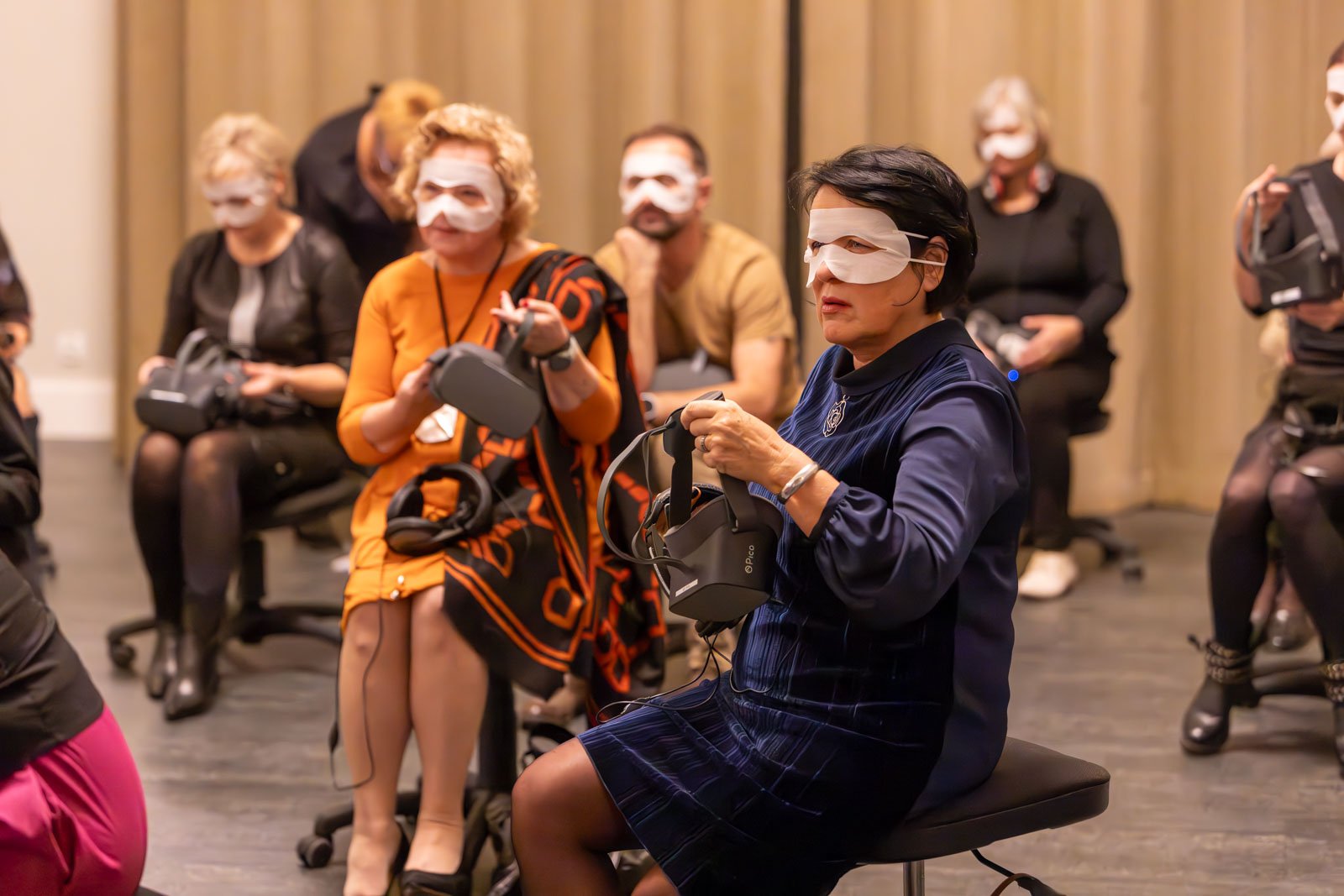 nowoczesnosc-w-teatrze-widzowie-dostali-okulary-vr-128029