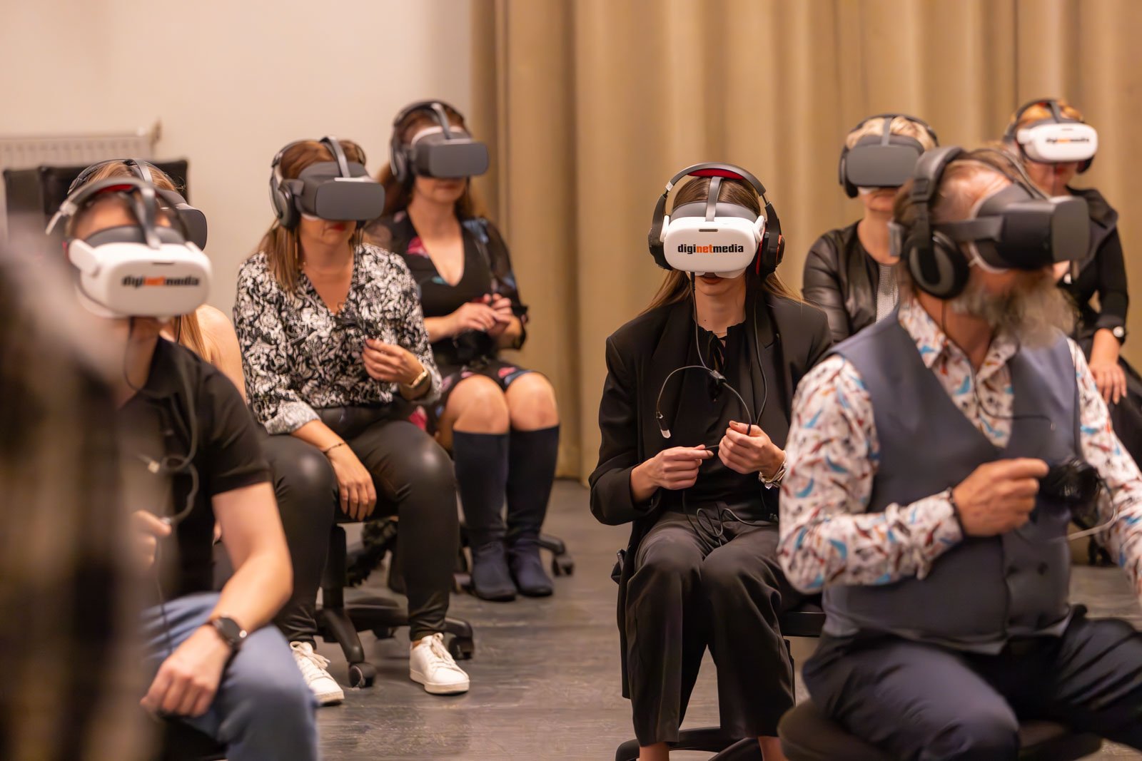 nowoczesnosc-w-teatrze-widzowie-dostali-okulary-vr-128029