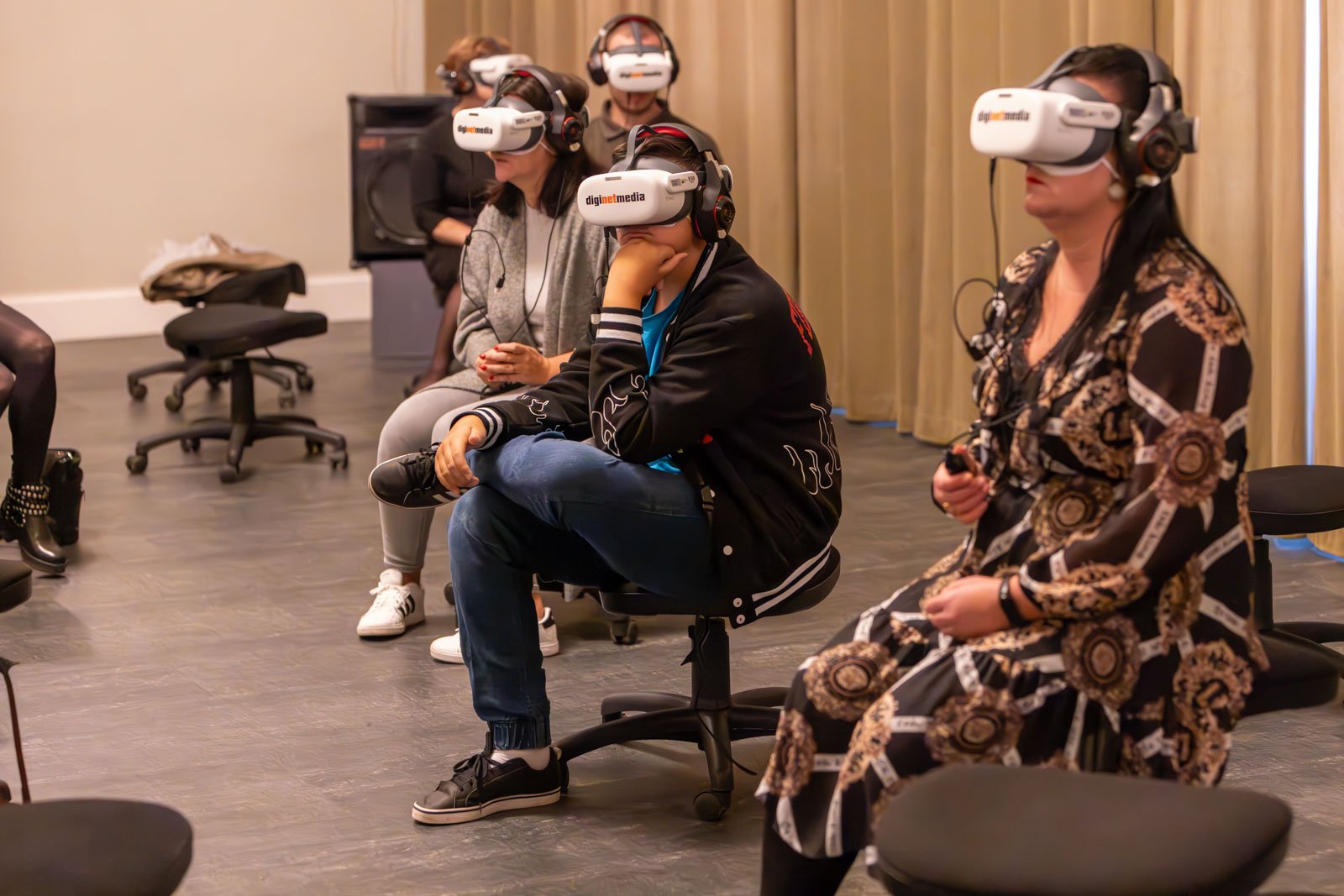 nowoczesnosc-w-teatrze-widzowie-dostali-okulary-vr-128029