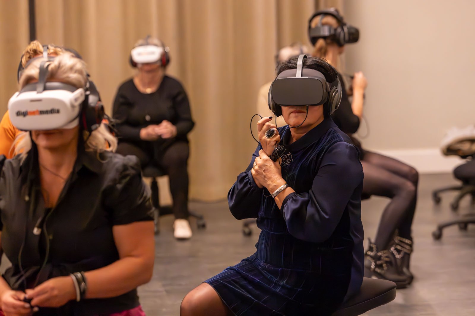 nowoczesnosc-w-teatrze-widzowie-dostali-okulary-vr-128029