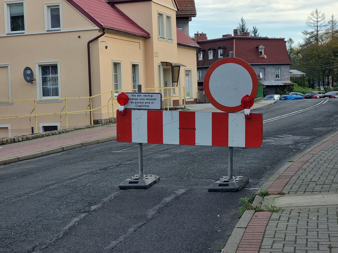 wystartowa-remont-nawierzchni-na-cieplickiej-128080