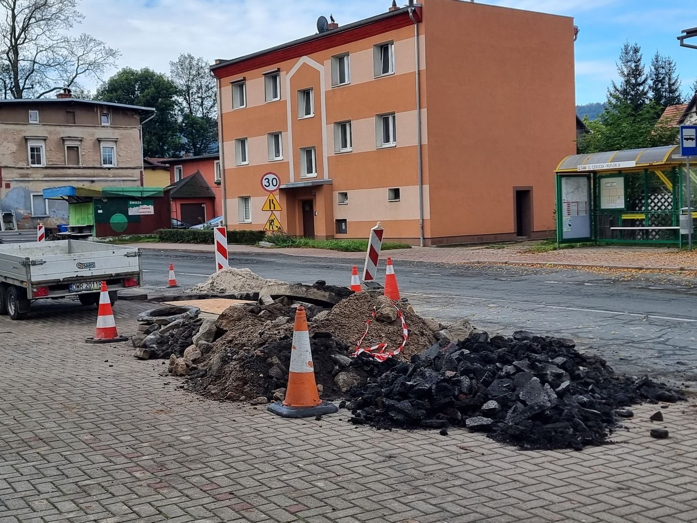 wystartowa-remont-nawierzchni-na-cieplickiej-128080