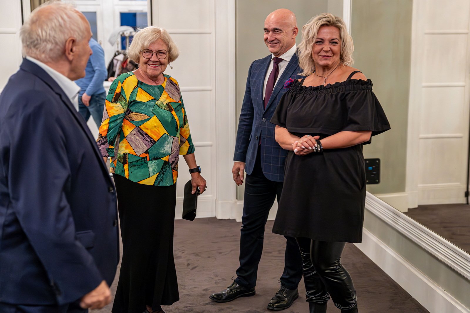 mazenska-komedia-omyek-z-doborowa-obsada-128092