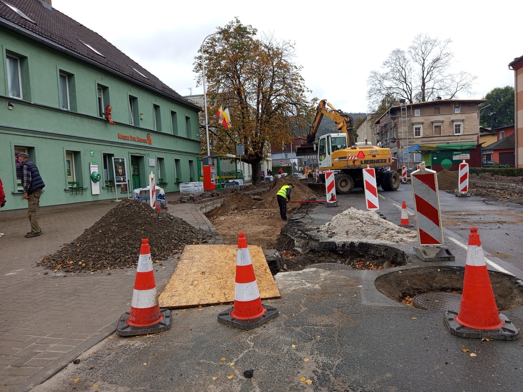 prace-remontowe-na-ulcieplickiej-w-sobieszowie-trwaja-128170