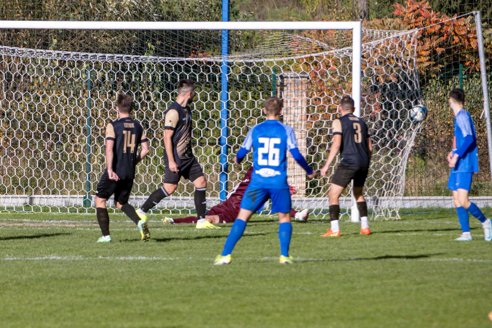 omnica-graa-w-derbach-z-jezowem-sudeckim-128219