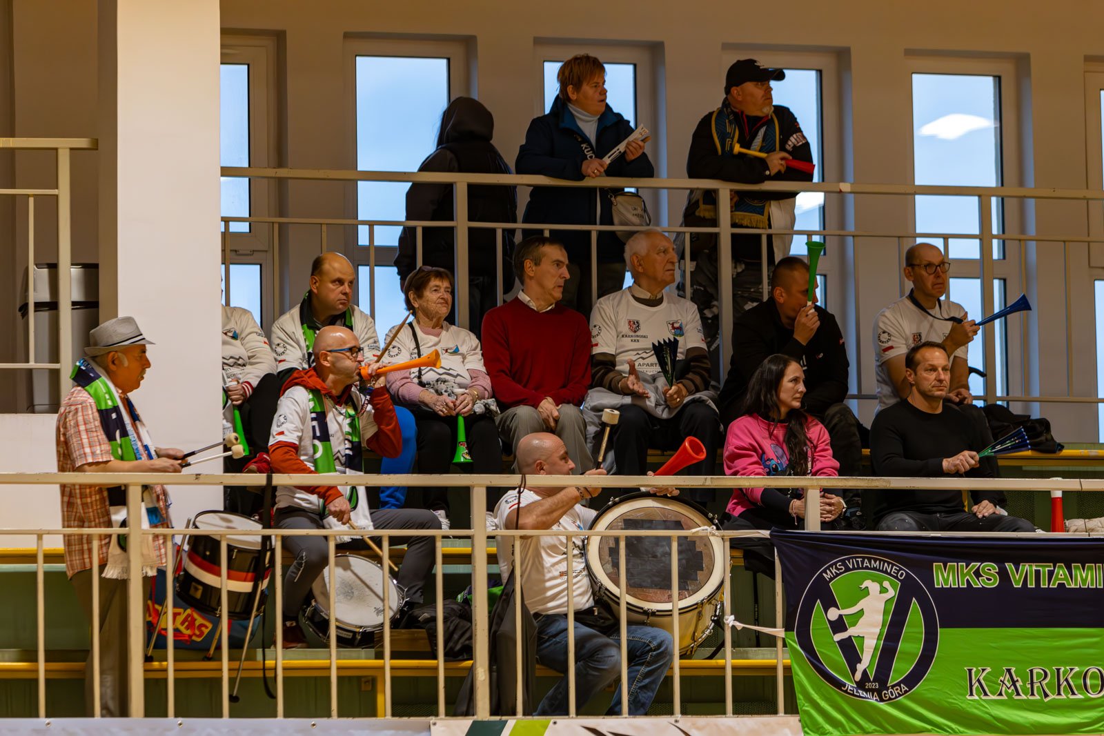 swietna-atmosfera-kibice-dodali-skrzyde-gospodyniom-128249