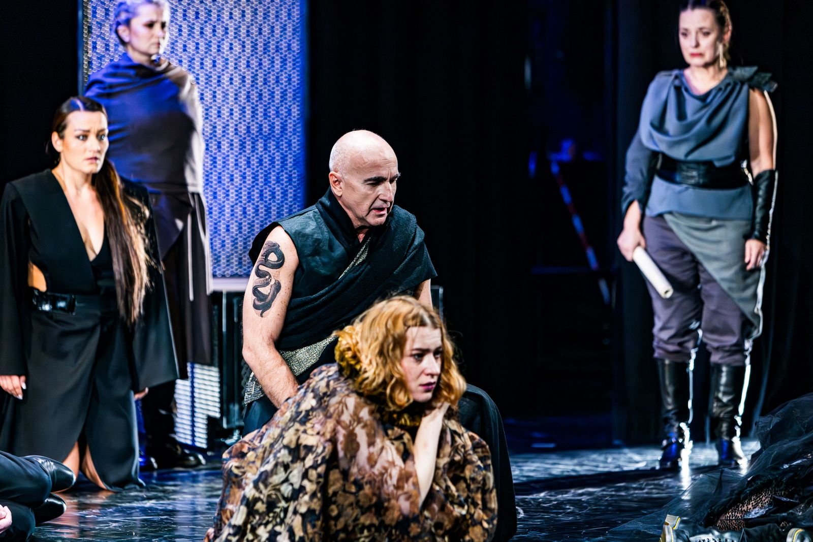 romeo-i-julia-czekaja-128346