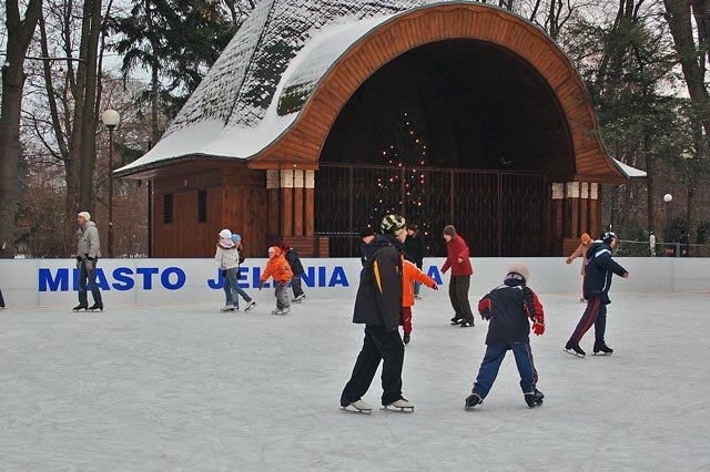 ostra-jazda-na-sztucznym-lodzie-12839