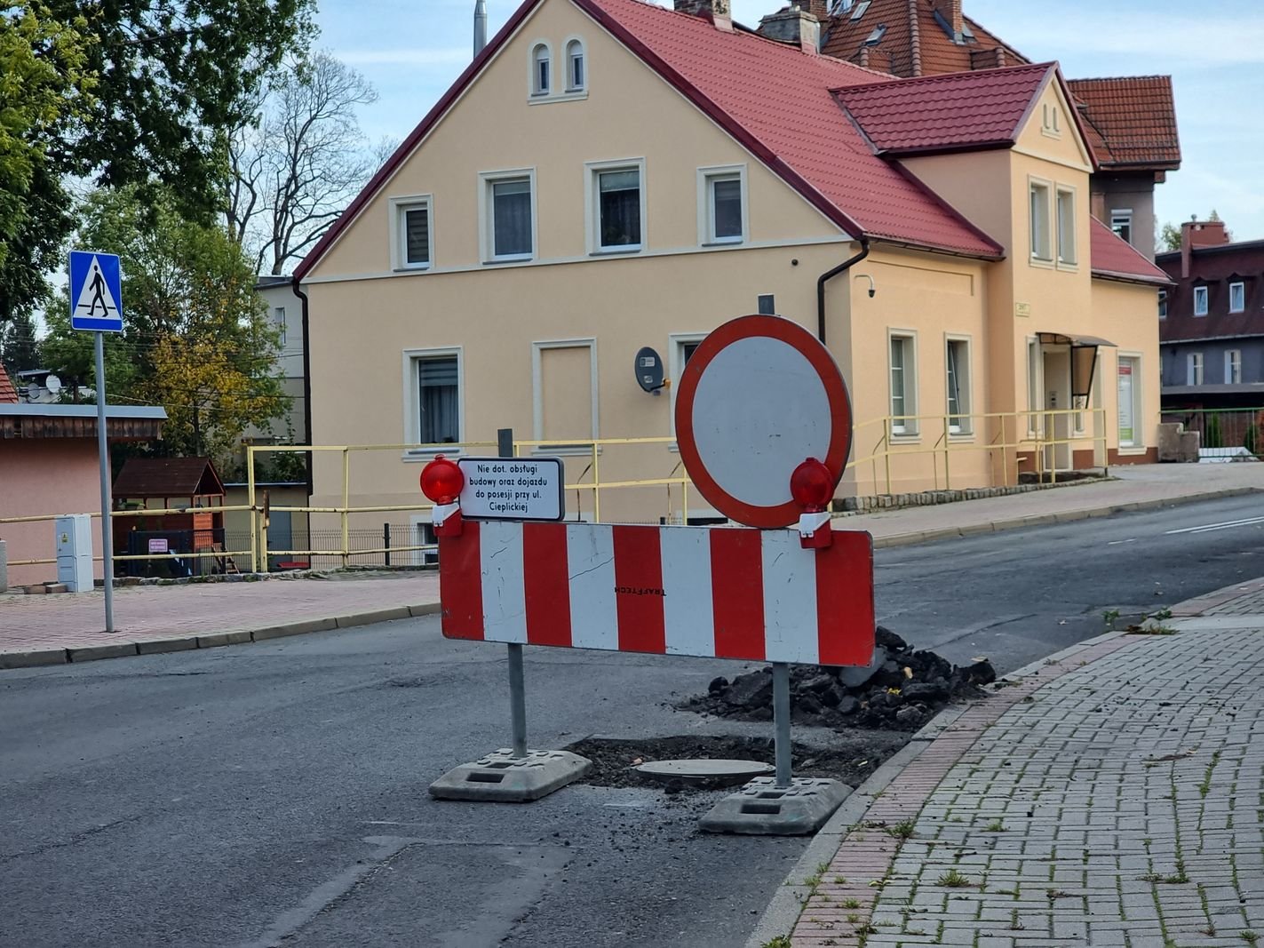 trwa-remont-na-cieplickiej-128399