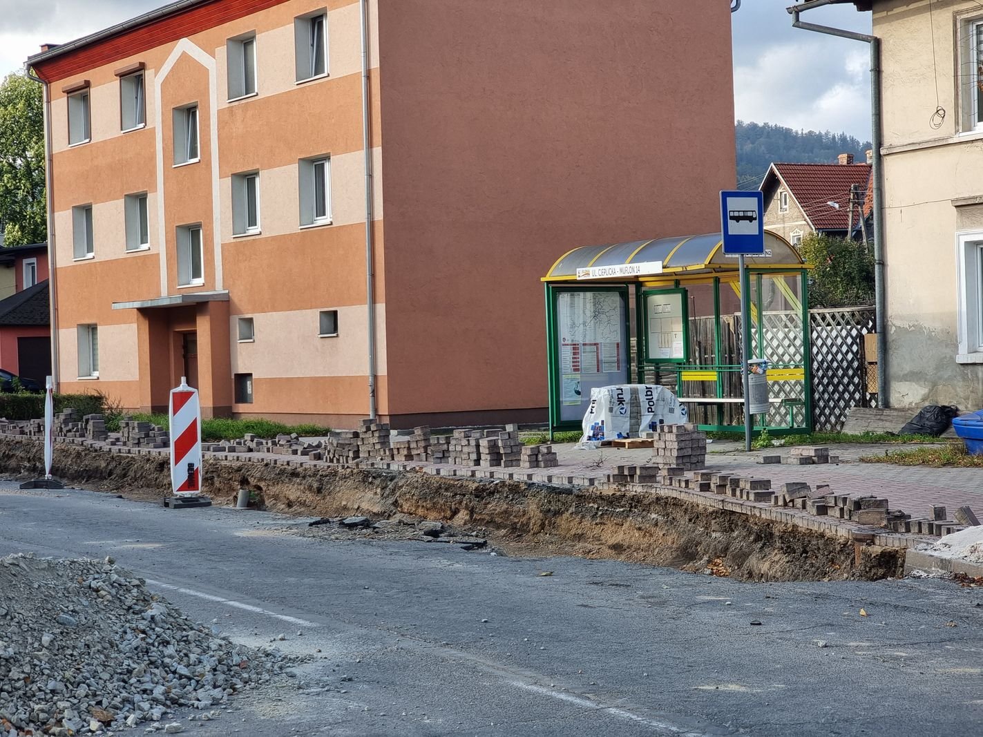 trwa-remont-na-cieplickiej-128399