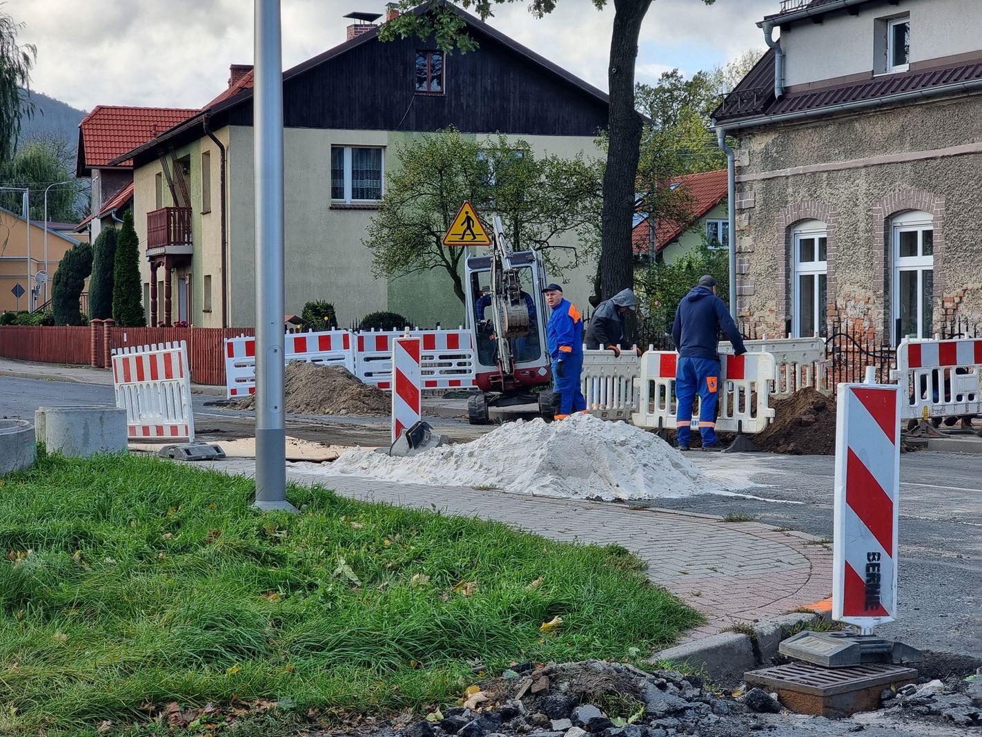 trwa-remont-na-cieplickiej-128399