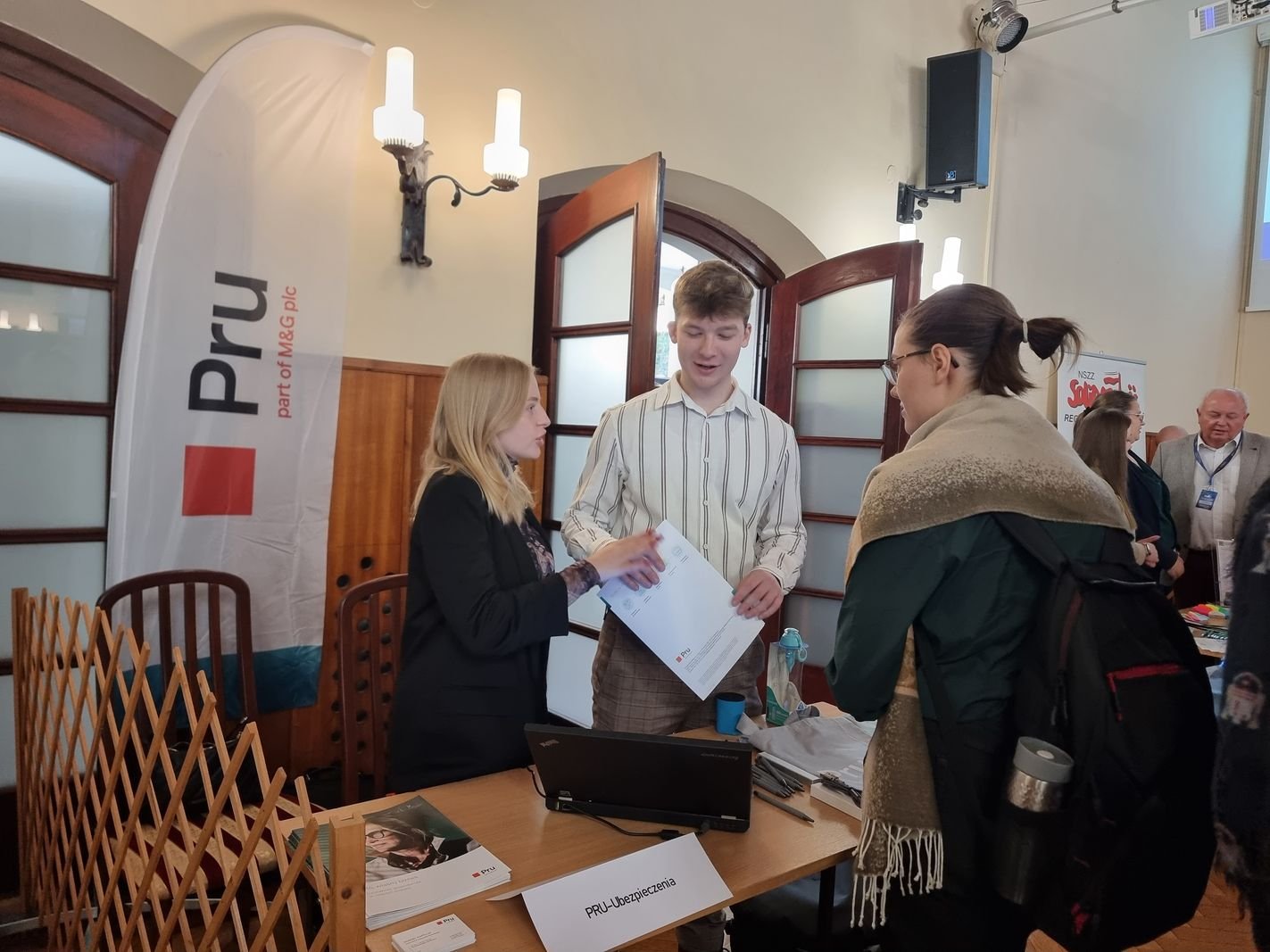 tumy-na-targach-pracy-128547