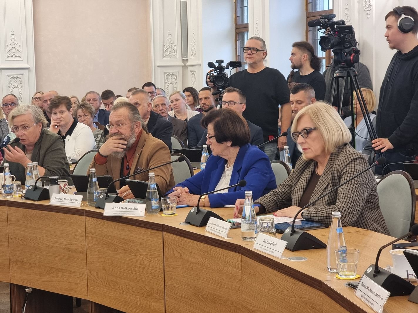 na-sesji-dziewiec-godzin-o-powodzi-128686