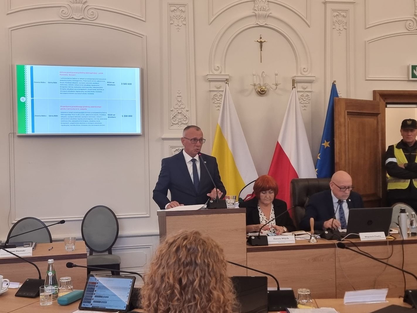 na-sesji-dziewiec-godzin-o-powodzi-128686